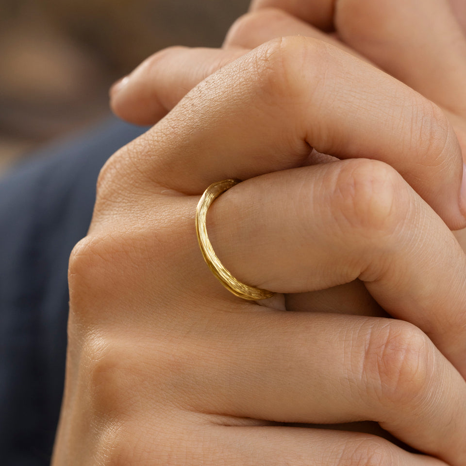 Bague texturée or