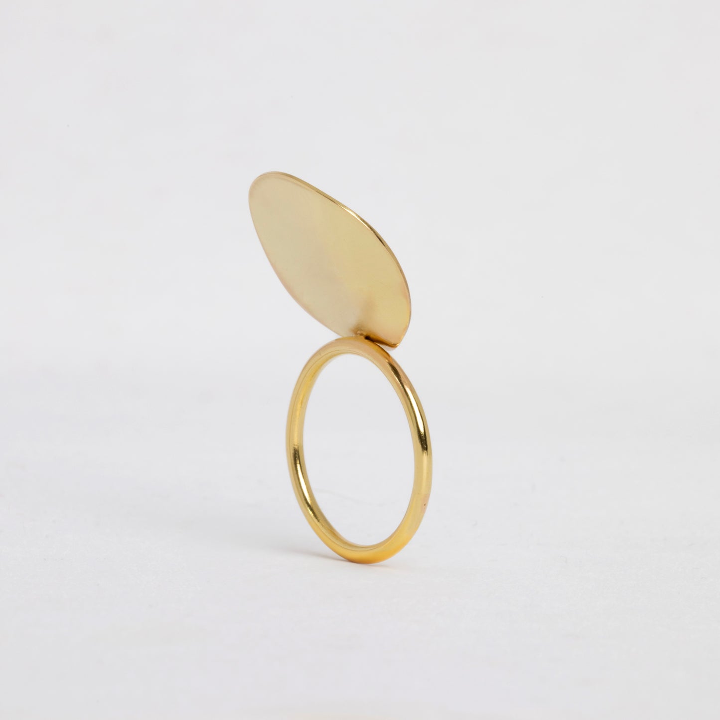 One petal ring