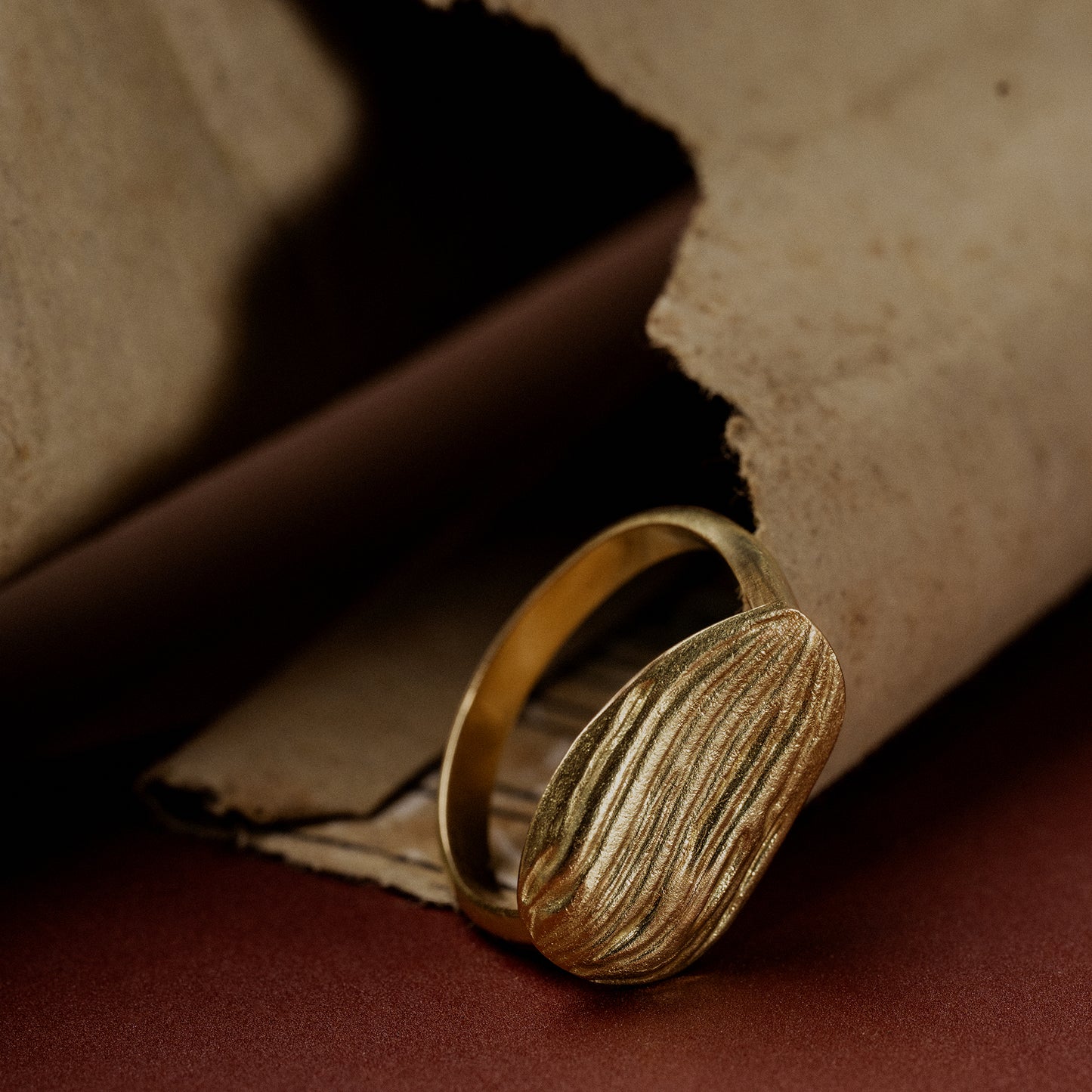 Bague une amande