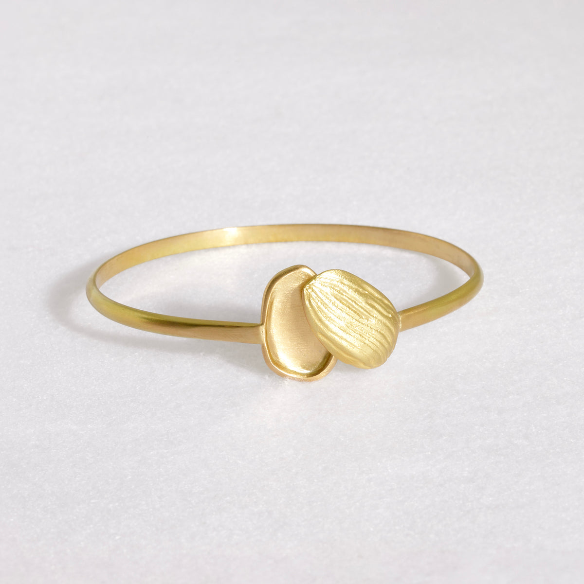 Bracelet manchette deux amandes